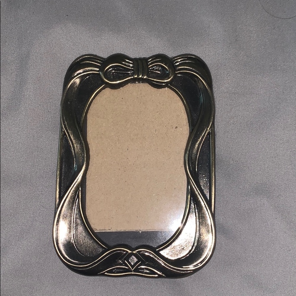 SILVER MEDAL PICTURE FRAME
